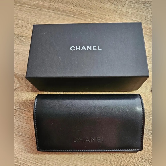CHANEL PEARL CHAIN SUNGLASSES : $1100 main image 2